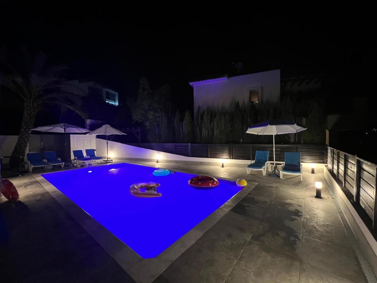 Villa Marina Sea-View Private Pool Пея Екстериор снимка