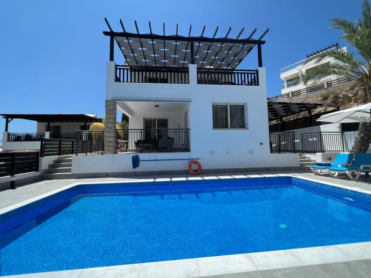 Villa Marina Sea-View Private Pool Пея Екстериор снимка