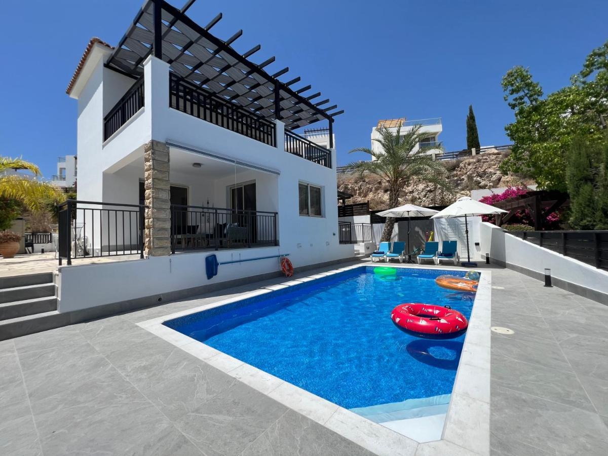 Villa Marina Sea-View Private Pool Пея Екстериор снимка