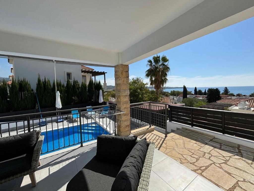 Villa Marina Sea-View Private Pool Пея Екстериор снимка